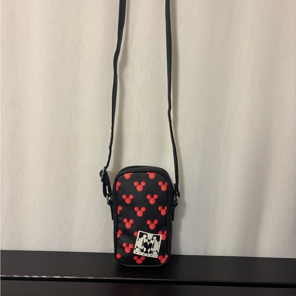 Danielle Nicole Disney Mickey Mouse Crossbody Bag Black EUC - Picture 3 of 13